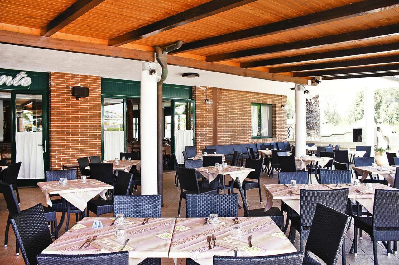 Apartment In Cecina Mare With Outdoor Pool Marina di Cecina Buitenkant foto